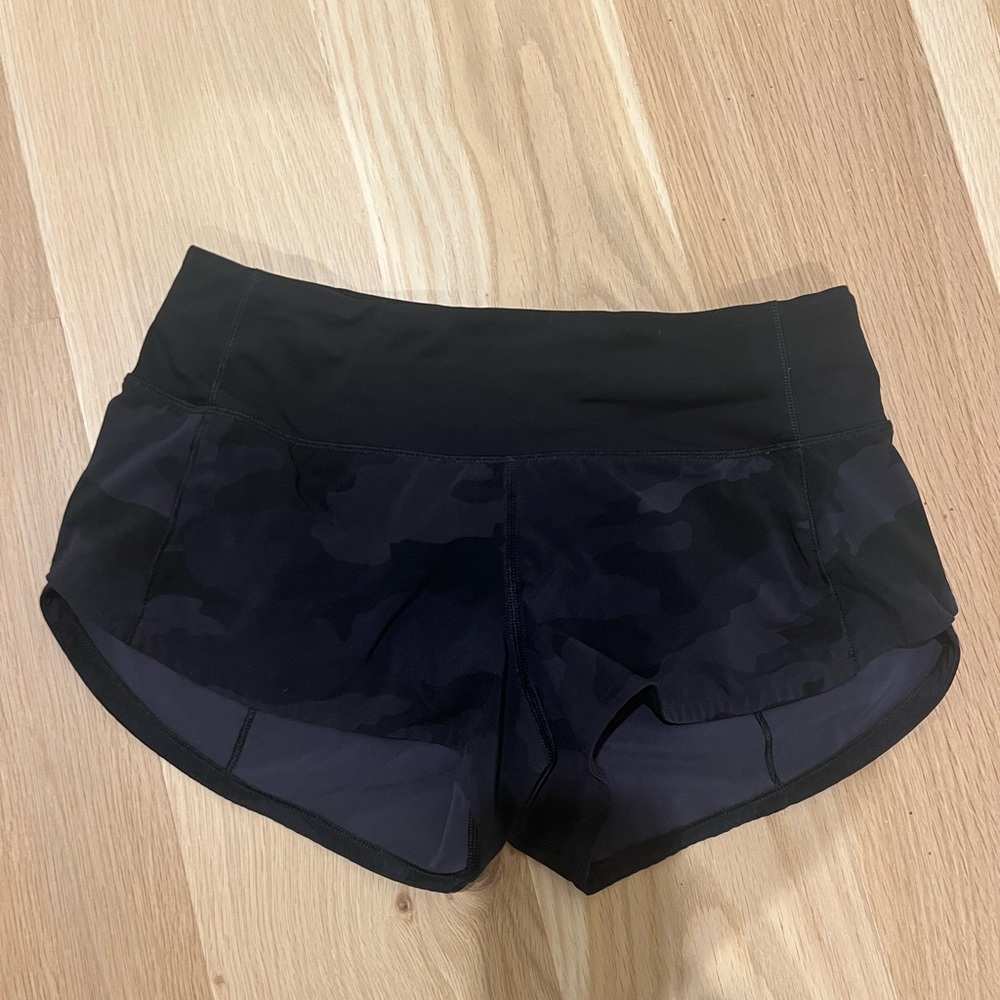 Lululemon Speed Up Shorts - size 2 regular - 2.5" - black camo